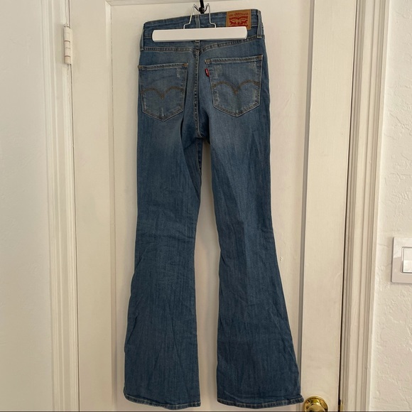 Levi’s High Waisted Flared Leg Jeans - Picture 6 of 16
